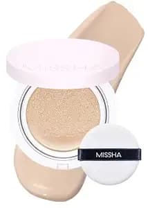 Missha Magic Cushion Foundation No.21 Light Beige, Dewy Coverage - Korean Compact With Puff Creates Radiant Buildable Finish And Smooth Everyday Base For Quick Touch-Ups.